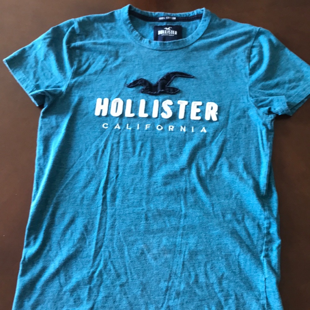 Hollister t-shirt. Small! Perfect condition!